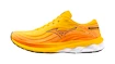 Heren hardloopschoenen Mizuno  Wave Skyrise 5 Citrus/Black/Cayenne  UK 11,5