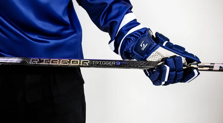 REVIEW: CCM Ribcor TRIGGER 9 PRO – razendsnelle precisie met de hockeystick